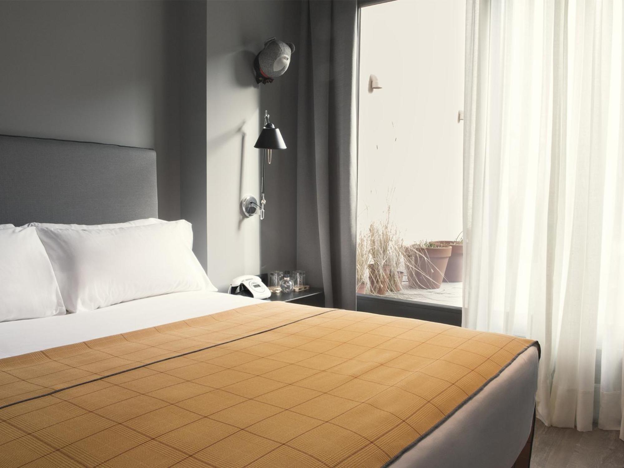 Yurbban Trafalgar Hotel Барселона Номер фото