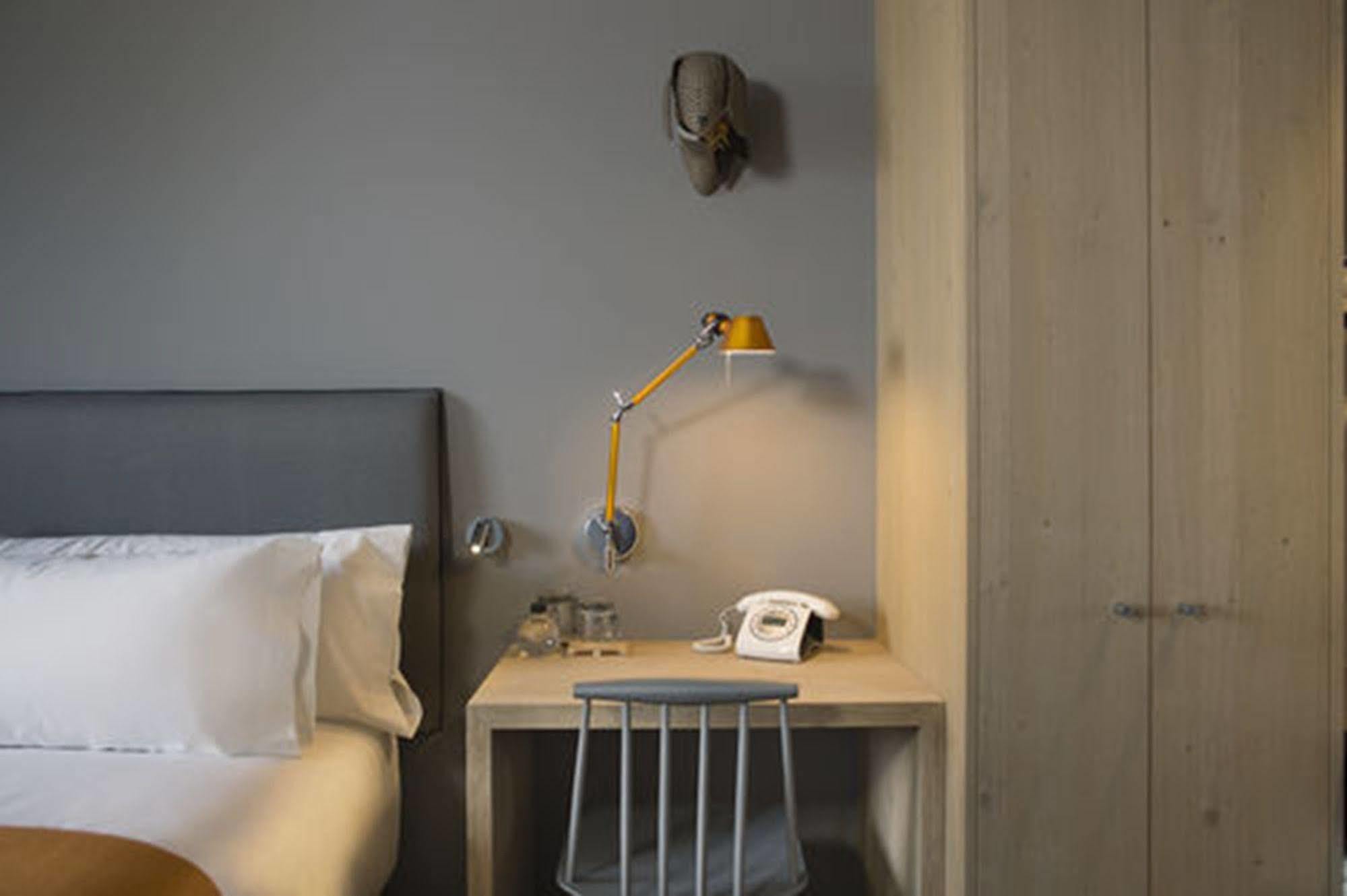 Yurbban Trafalgar Hotel Барселона Екстер'єр фото