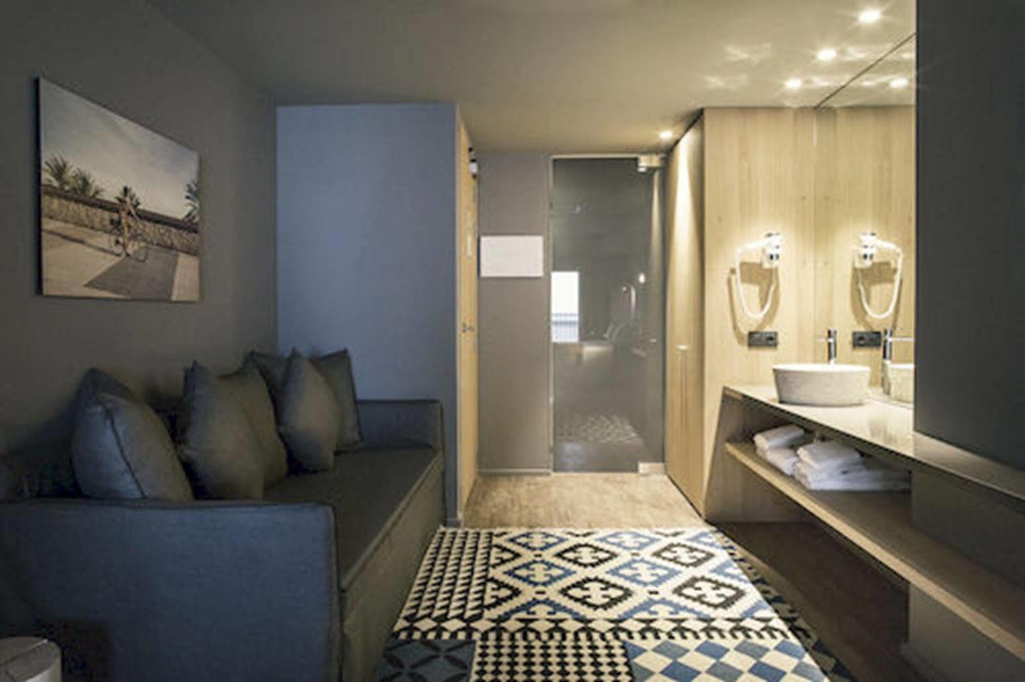 Yurbban Trafalgar Hotel Барселона Екстер'єр фото