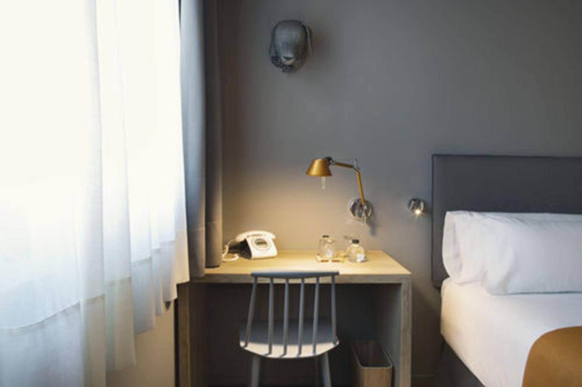 Yurbban Trafalgar Hotel Барселона Екстер'єр фото