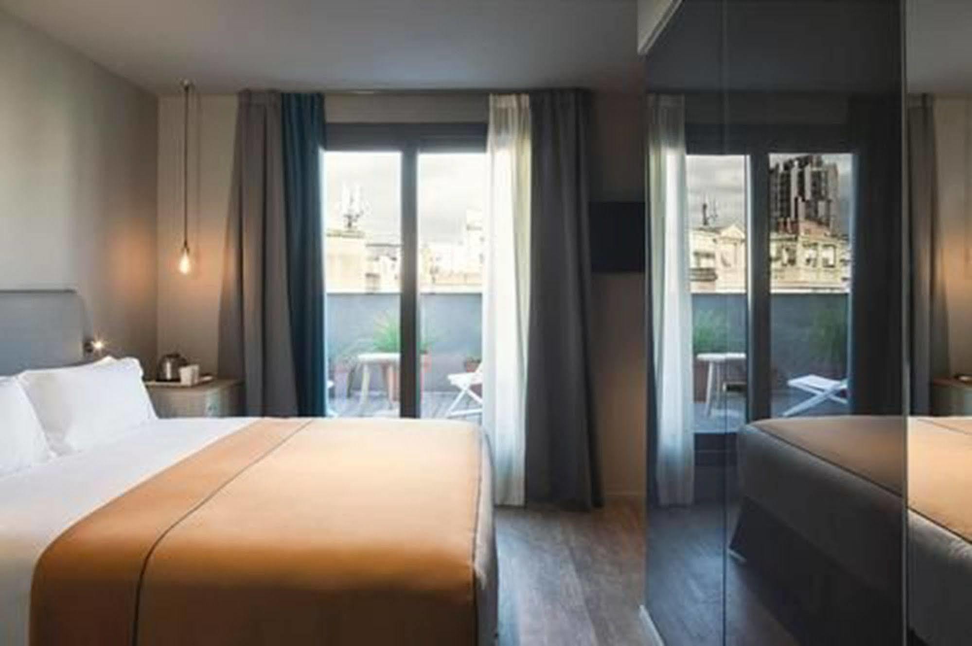 Yurbban Trafalgar Hotel Барселона Екстер'єр фото