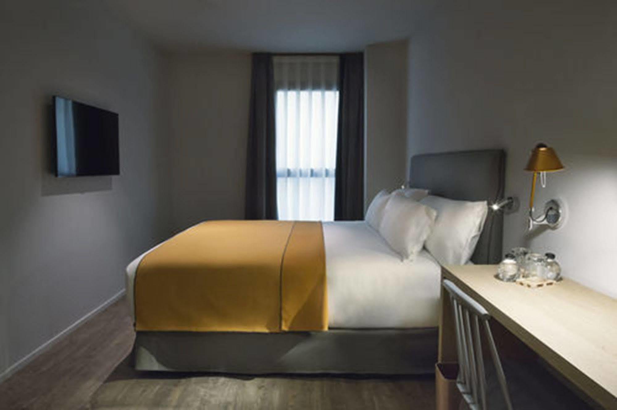 Yurbban Trafalgar Hotel Барселона Екстер'єр фото
